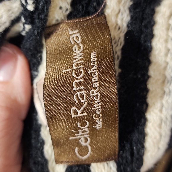 Poncho sweater with cowl neck. Asymmetrical. - Picture 2 of 5